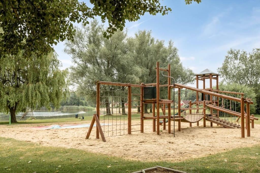 Vakantiehuis Aan Het Water -Incl Laadpaal- Ewijk Exterior photo